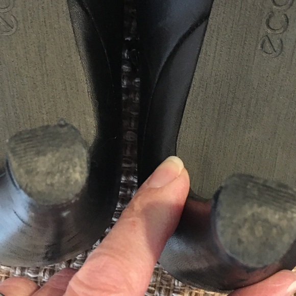 Ecco black leather booties. Good condition. Sz 8.5. - Picture 6 of 7